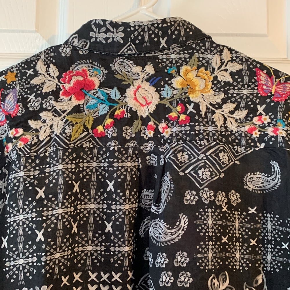 Johnny Was Black Floral Embroidered Button-Up Top with Multicolor Accents - Picture 3 of 9
